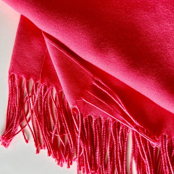 Italian Design Accessories - ITALIAN Scarf/Wrap with Fringe EUC